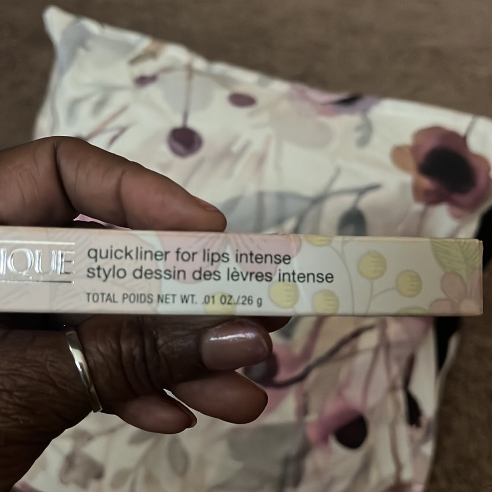 5 NWOT items for the face. - Picture 6 of 7